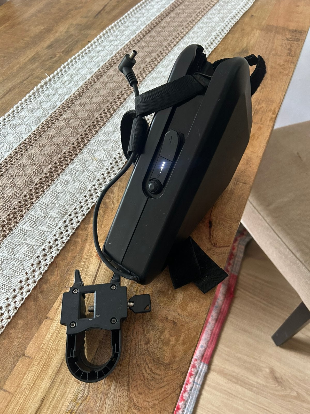 Powerbank vanmoof s3/x3, Fietsen en Brommers, Ophalen of Verzenden, Zo goed als nieuw, Accu, Voorlicht