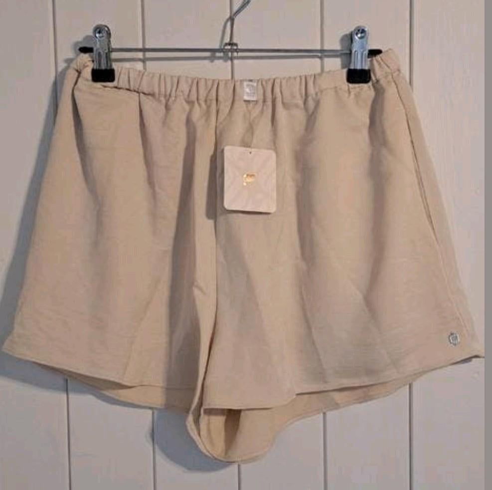 Fabletics EcoSatin Slaapshorts Tapioca Cream Maat L