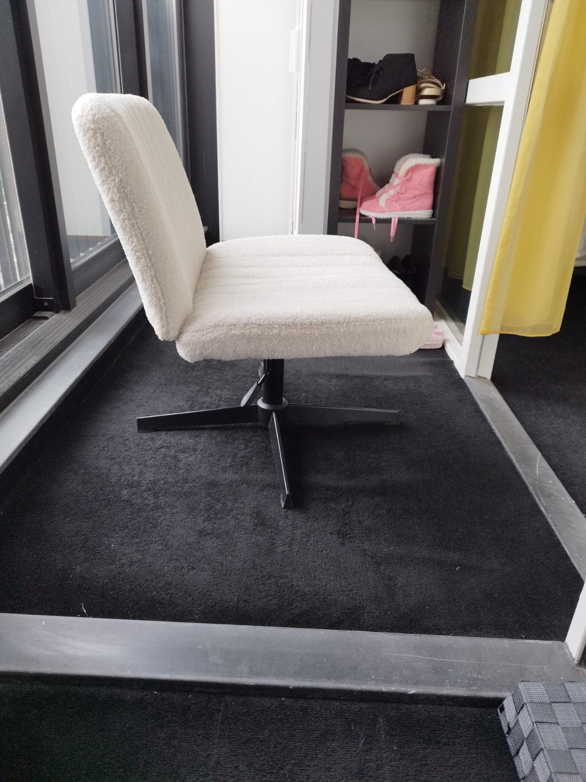 mooie witte Teddy draaifauteuil 4maand oud, Huis en Inrichting, Fauteuils, Ophalen, Zo goed als nieuw, 50 tot 75 cm, Modern