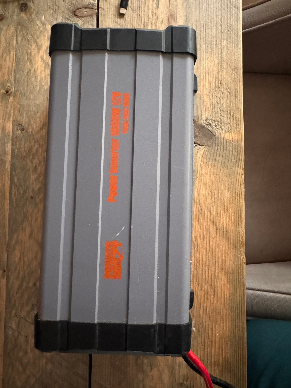 Omvormer 12V naar 230V - Ideaal voor onderweg, Auto-onderdelen, Accu's en Toebehoren, Ophalen of Verzenden, Gebruikt, Universele onderdelen