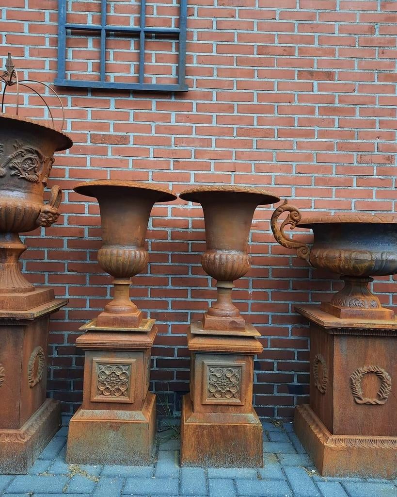 Gietijzeren tuinvazen tuinvaas bloempot bloembak op sokkel, Ophalen of Verzenden, Nieuw