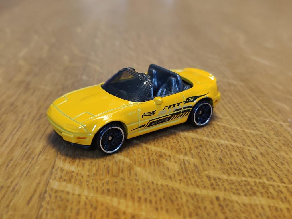 Hot Wheels Mazda MX 5 Miata GEEL, Ophalen of Verzenden, Zo goed als nieuw, Auto