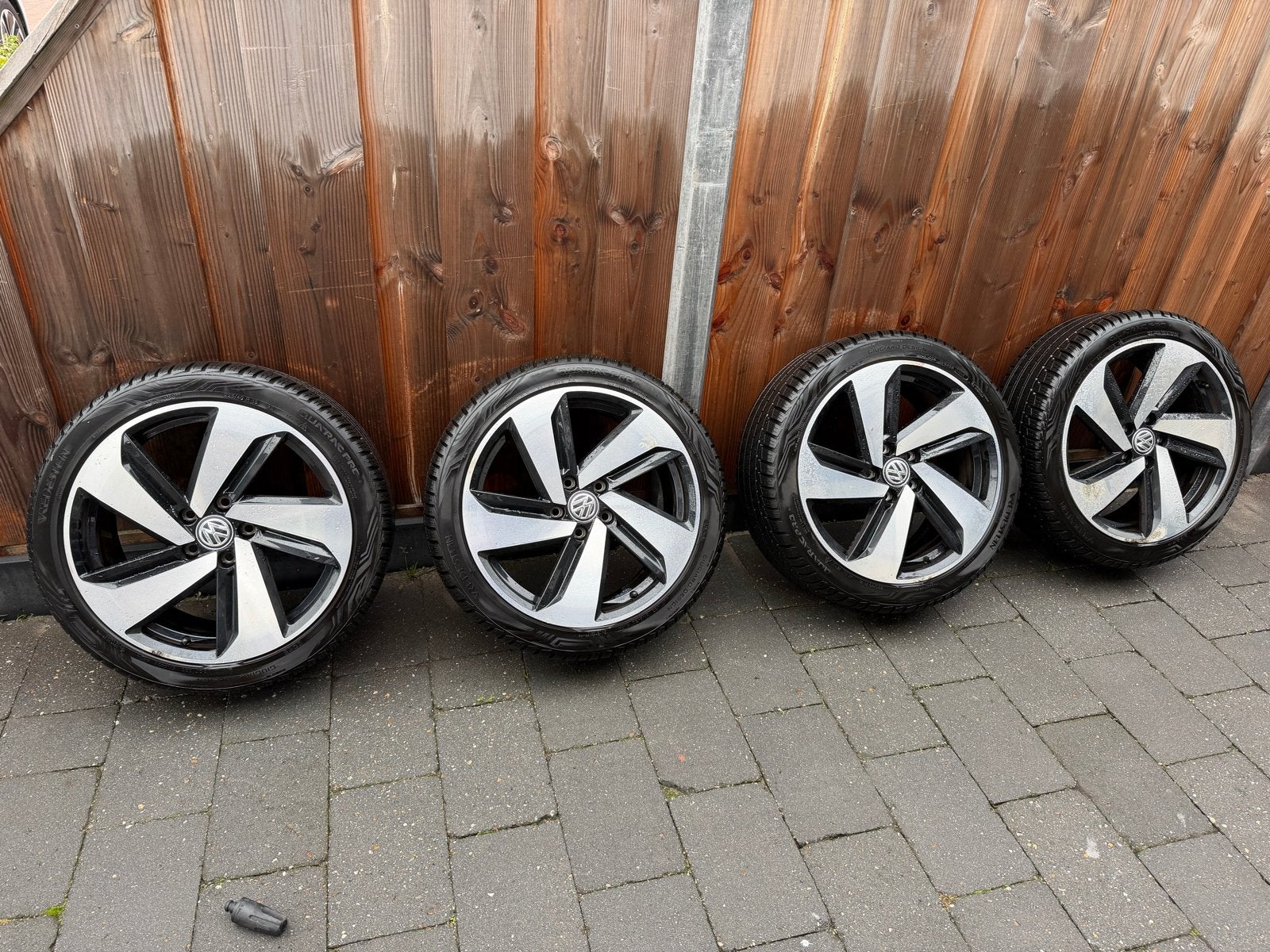 18 inch VW Milton Keynes velgen + Vredestein all-season, Auto-onderdelen, Ophalen, 18 inch, Gebruikt, Banden en Velgen