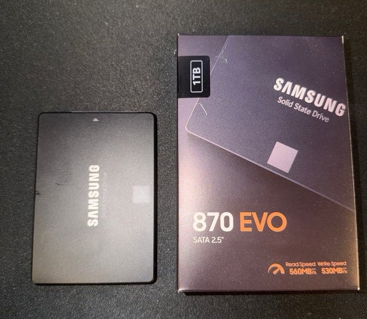 Samsung 870 EVO 1TB SSD - Zo goed als nieuw, Computers en Software, Harde schijven, Intern, Verzenden, Server, Zo goed als nieuw