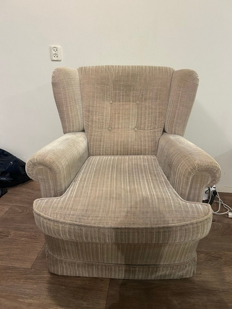 [GRATIS] Comfortabele Beige Oorfauteuil / Luie Stoel, Ophalen, Gebruikt, 75 tot 100 cm