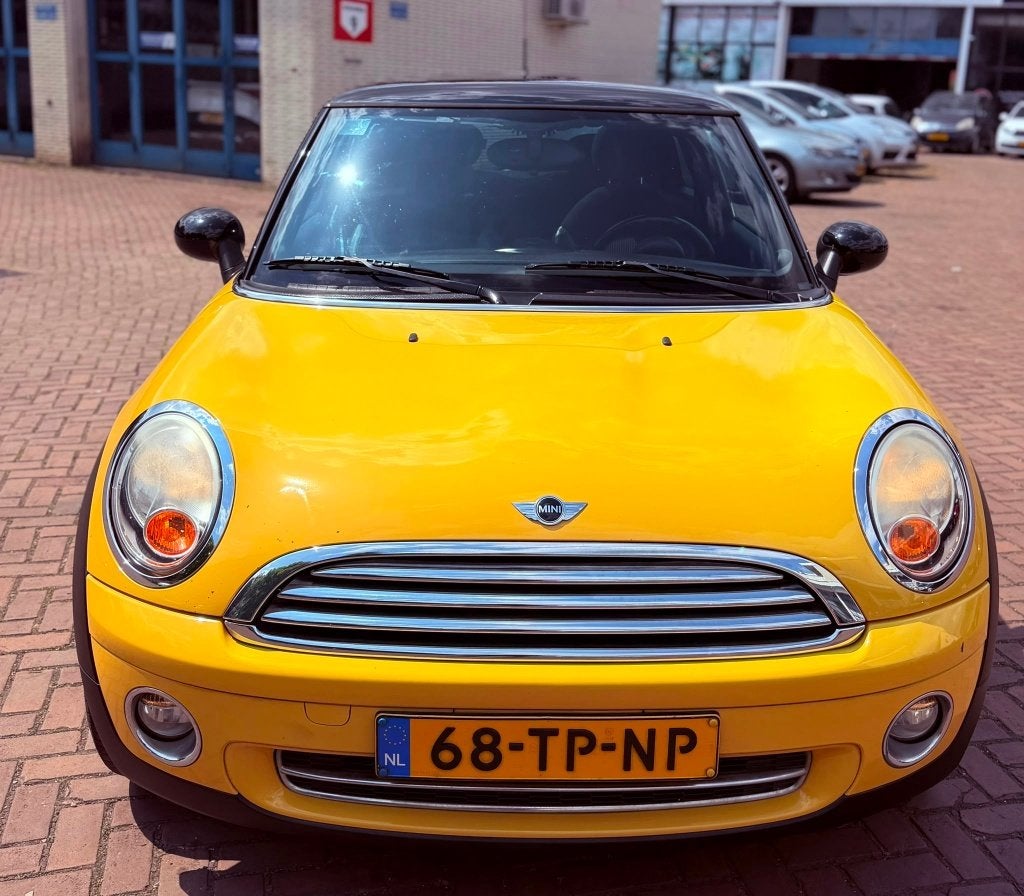 Mini 1.6 16V Cooper 88KW 2006 Geel airco, Voorwielaandrijving, 750 kg, 4 cilinders, 4 stoelen