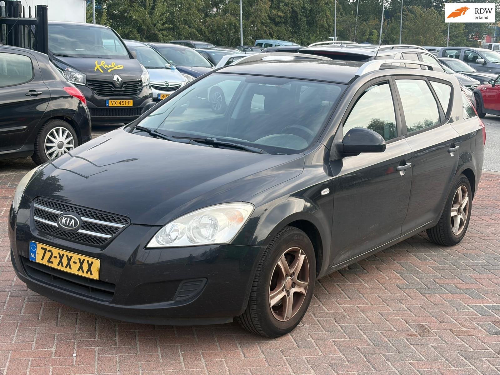 Kia Cee'd Sporty Wagon 1.6 X-tra Airco! Zwart! EXPORTEXPORT, Voorwielaandrijving, 15 km/l, Gebruikt, 1591 cc