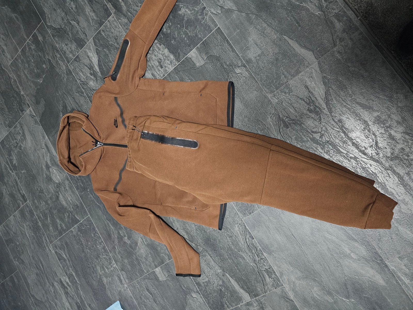 Nike tech fleece setje (maat L), Ophalen of Verzenden, Zo goed als nieuw