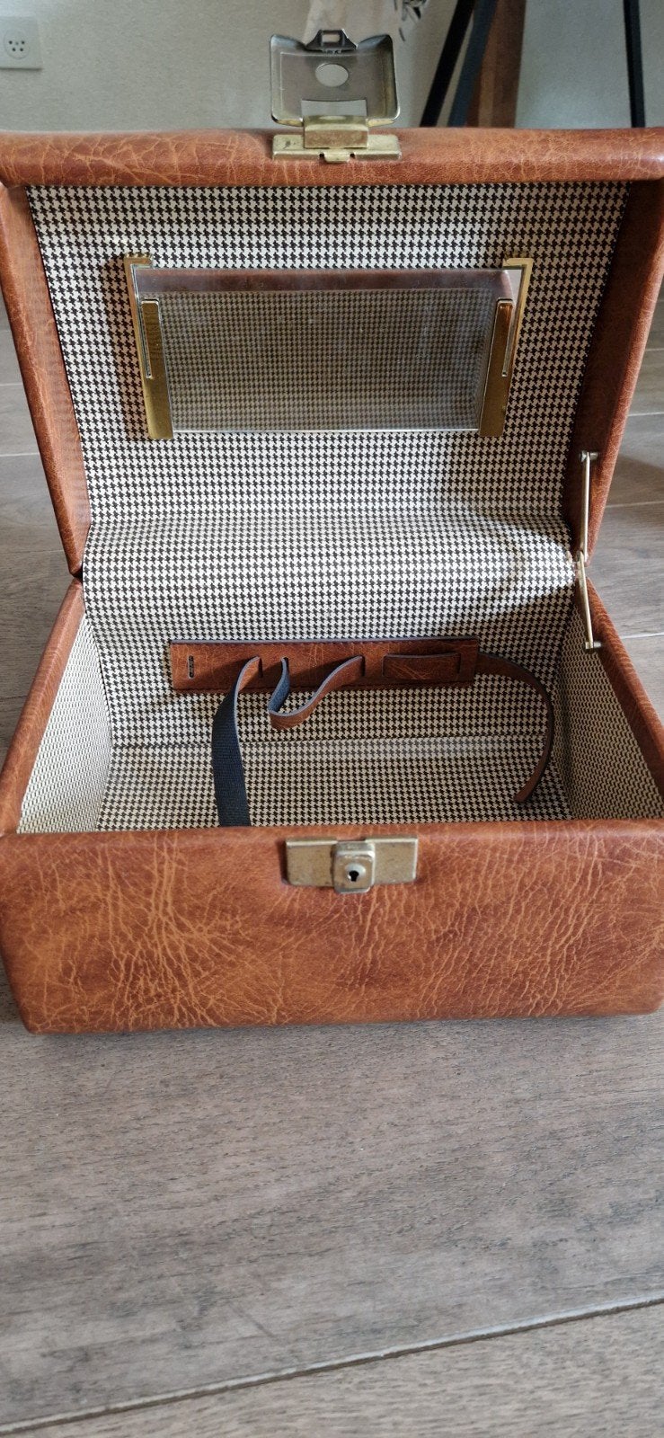 Vintage bruine make-up koffer met spiegel en slot, Gebruikt, Bruin, Met slot, Ophalen of Verzenden