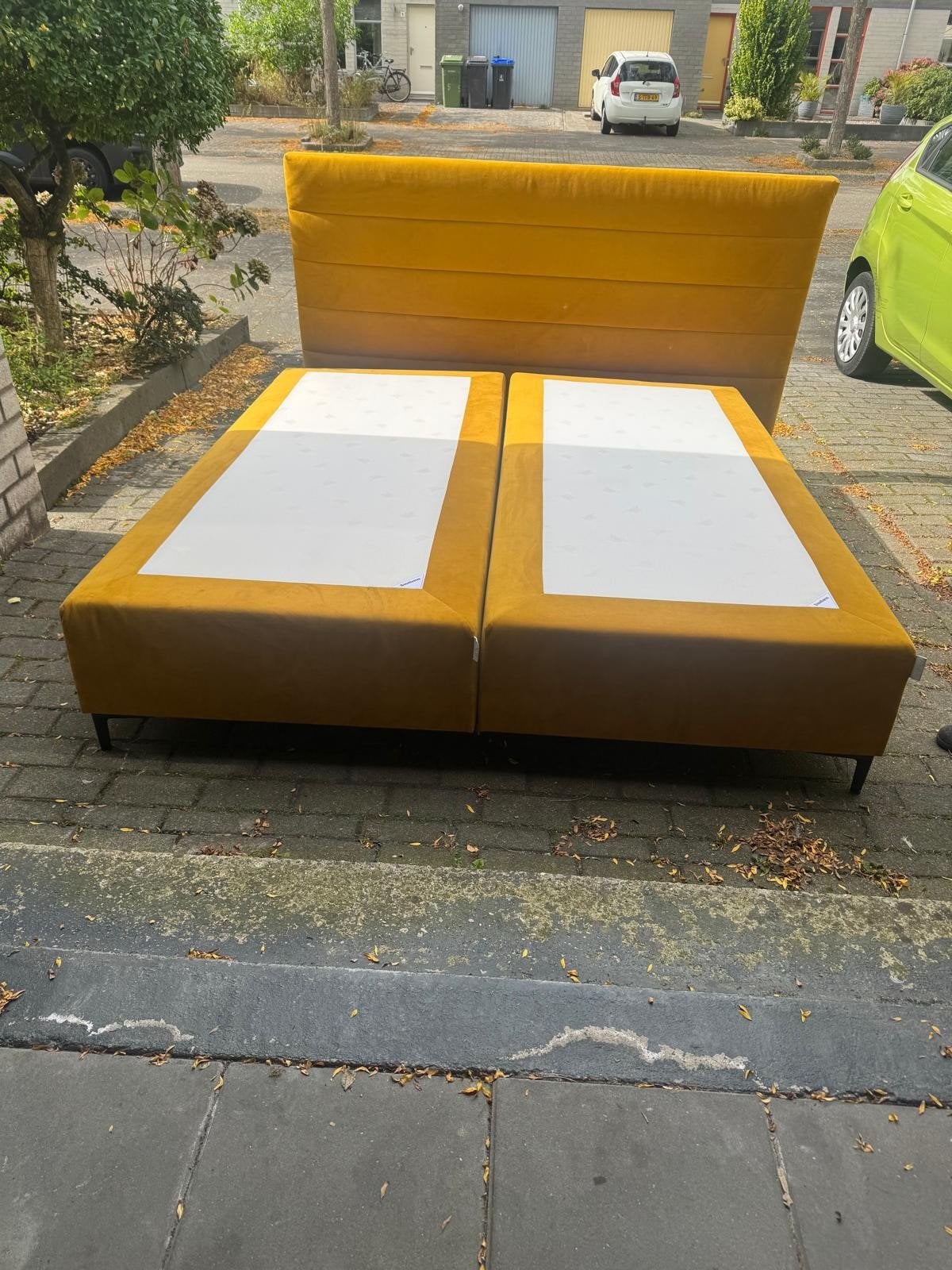 ️ Prachtige Gele Alcantara Boxspring (180x200), Huis en Inrichting, Ophalen, Overige kleuren, Tweepersoons, Zo goed als nieuw