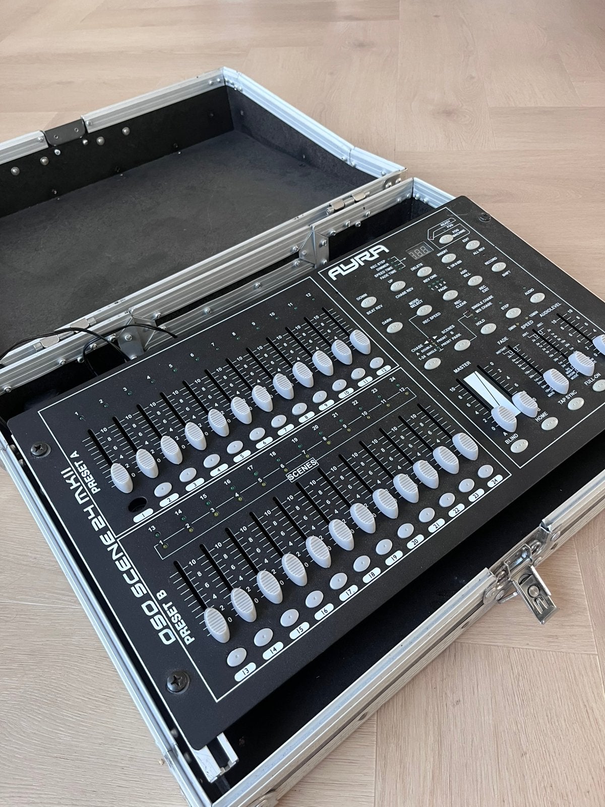 Ayra OSO Scene 24 mkII dmx controller lichtsturing, Ophalen of Verzenden, Gebruikt, Overige typen, Geluidgestuurd