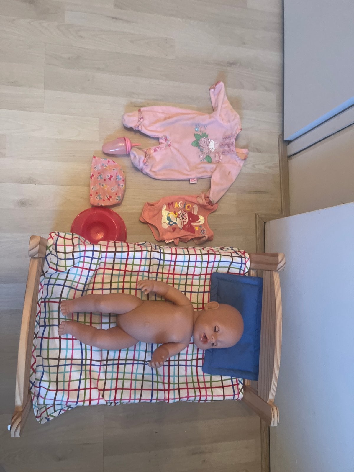 Baby Born meisje met bedje en accessoires, Ophalen, Gebruikt, Babypop