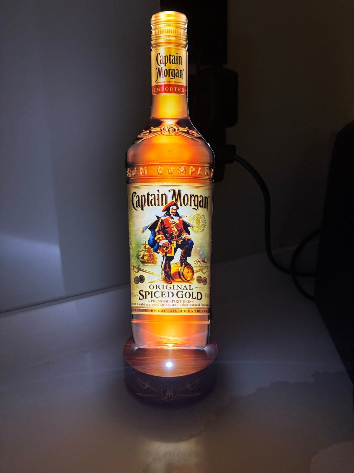 Captain morgen lichtbak / reclamelamp fles, Verzamelen, Merken en Reclamevoorwerpen, Verzenden, Nieuw, Lichtbak of (neon) lamp