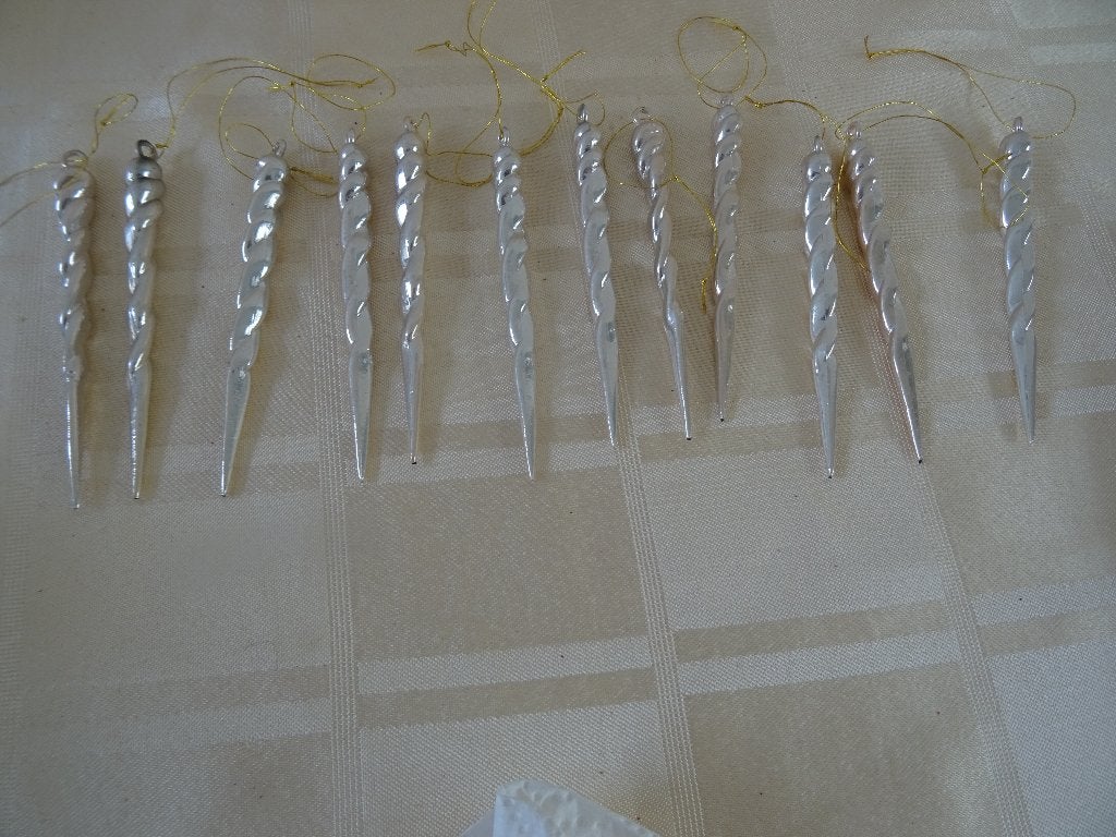 Retro kerstboom hangers ijspegels 12 stuks pegels kunststof, Ophalen of Verzenden, Zo goed als nieuw