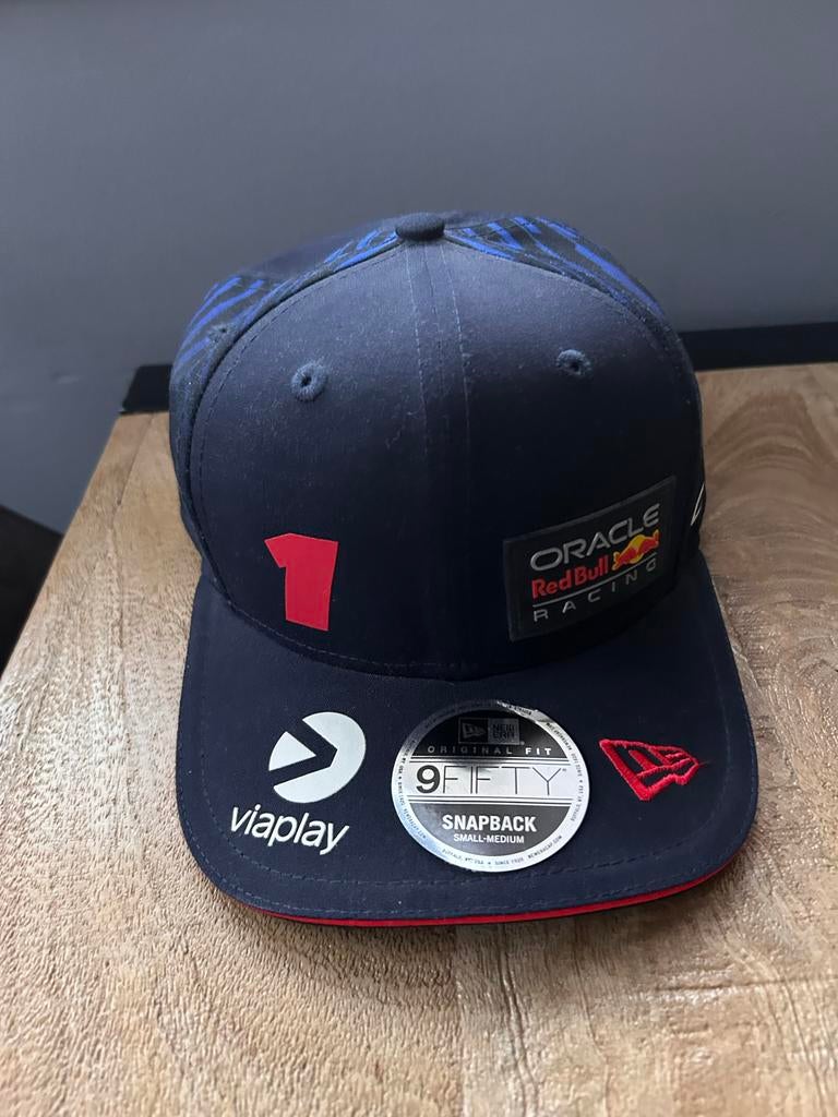 Max Verstappen Red Bull Racing 2023  Driver Cap, Verzamelen, Ophalen of Verzenden, Nieuw, Formule 1