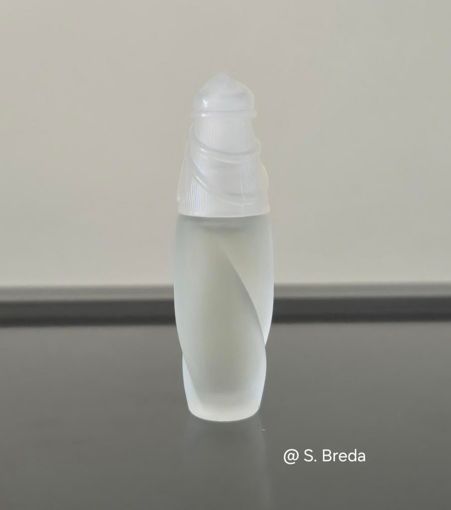 Escada - en Fleurs - eau de toilette 4 ml Miniatuur, Ophalen of Verzenden, Zo goed als nieuw, Miniatuur, Gevuld