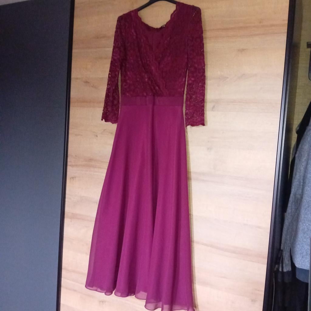SWING Galajurk bordeauxrood kant en chiffon maat s, Kleding | Dames, Gelegenheidskleding, Galajurk, Ophalen of Verzenden, Zo goed als nieuw