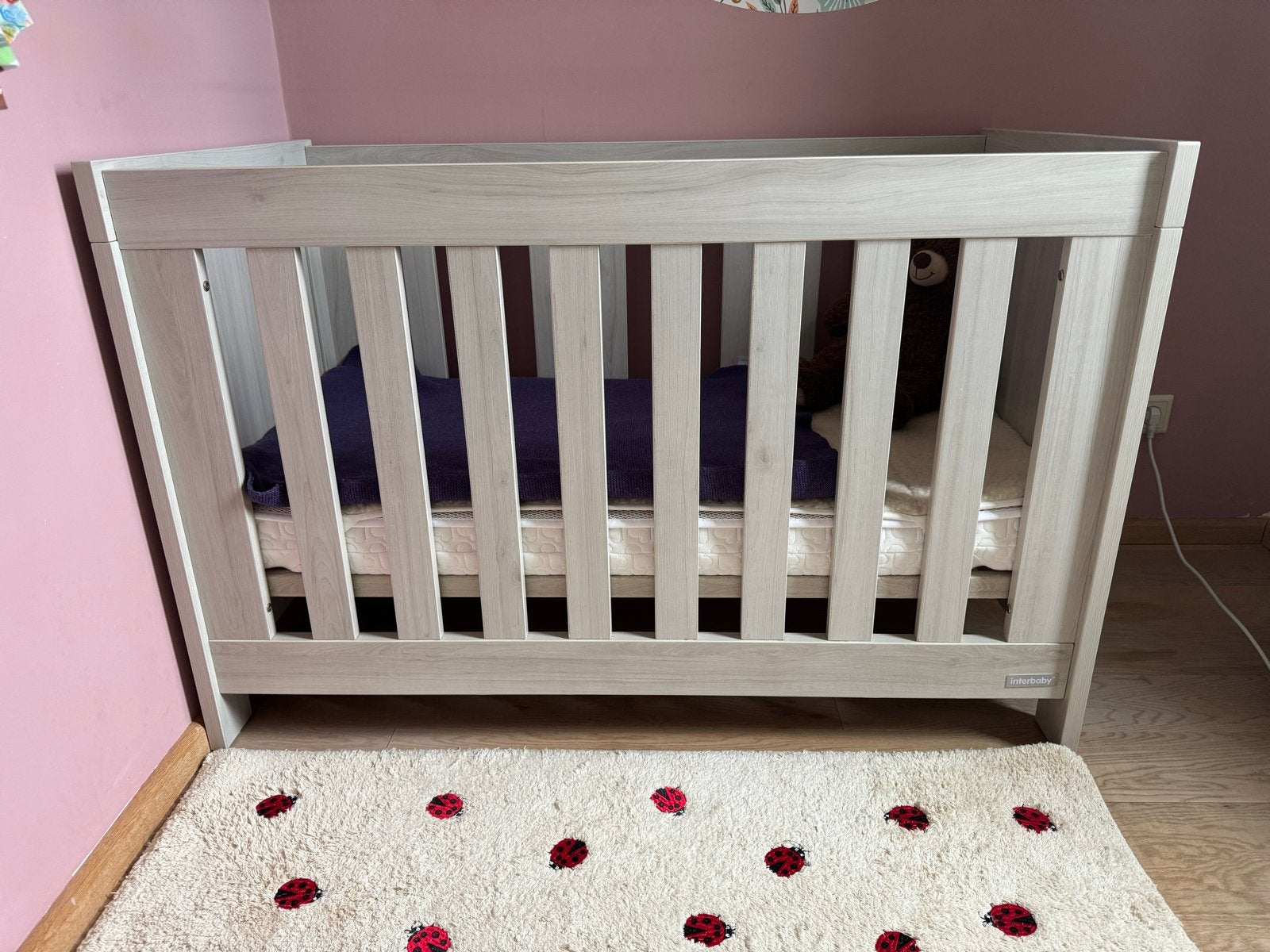 Interbaby baby/kinderbedje + commode - in goede staat, Ophalen, Gebruikt, Ledikant