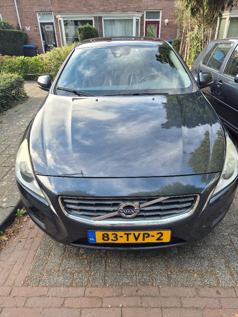 Volvo V60 T3 150pk Start/stop 2012 Grijs, Auto's, Voorwielaandrijving, 4 cilinders, Handgeschakeld, Open dak