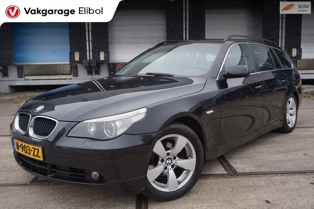 BMW 5-serie Touring 525i, Auto's, BMW, Automaat, Achterwielaandrijving, Gebruikt, Zwart