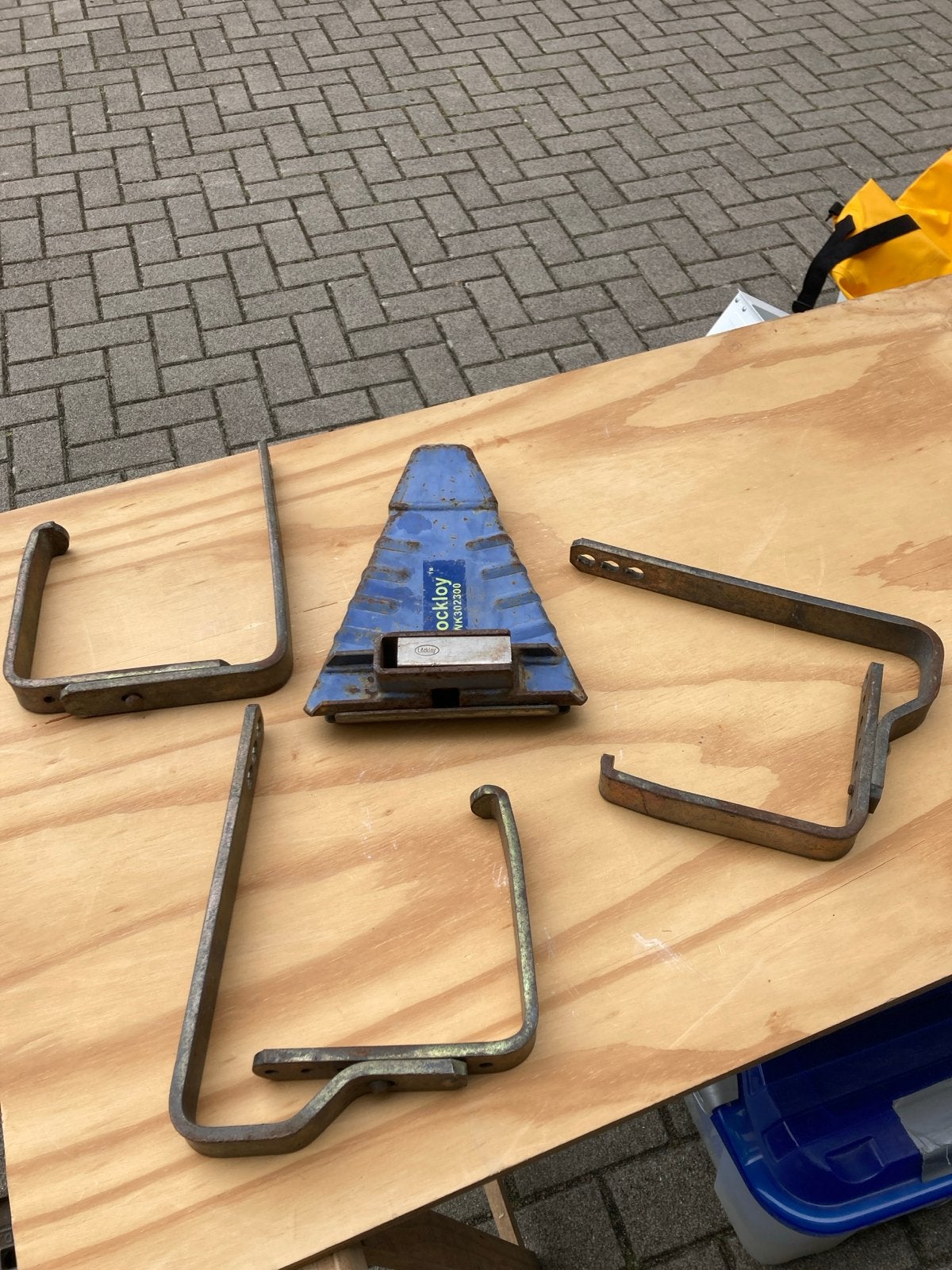 Lockloy WK302300 wielklem met 4 beugels, Ophalen, Gebruikt