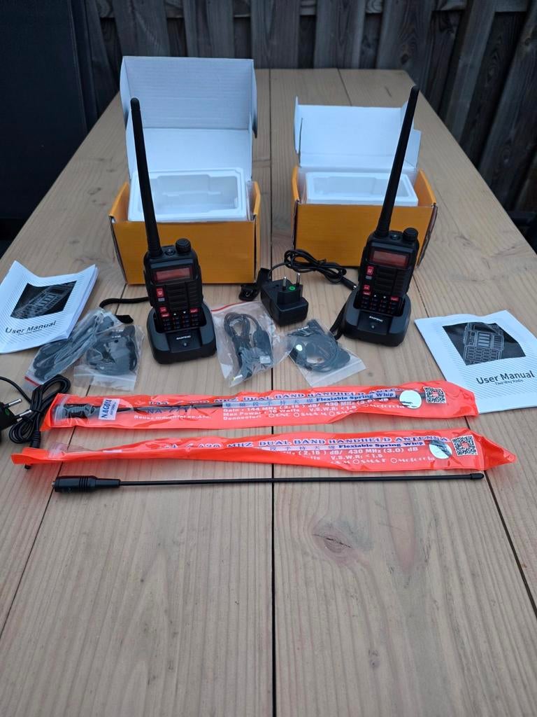 Nieuw Baofeng UV-10R UHF/VHF Dual band 10W Portofoon Set 2x, Ophalen, Met broekklem, 5 tot 15 km, Nieuw