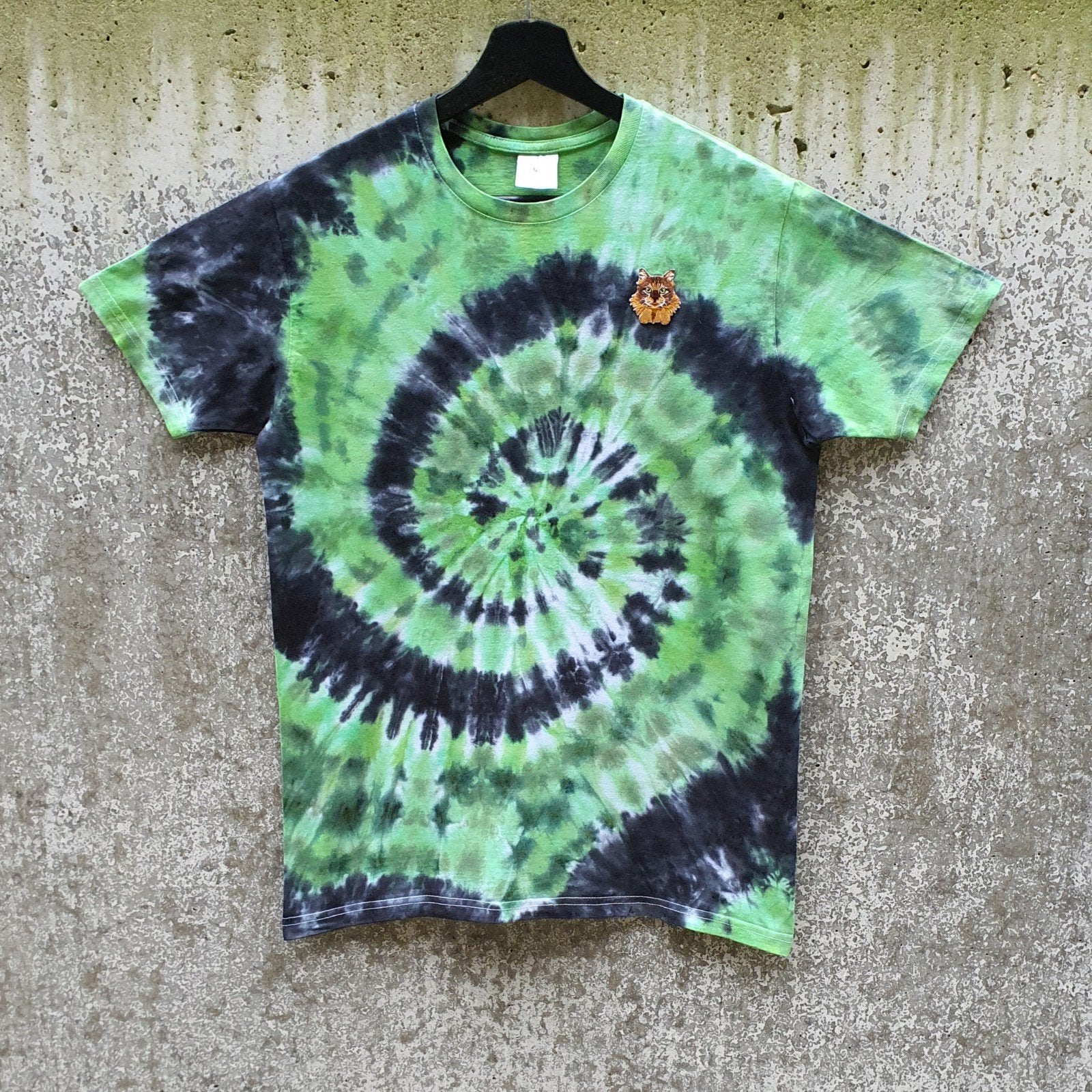 Groen zwart spiral tie dye met Maine coon kat tshirt maat S, Spiral Creaties, Nieuw, Ophalen of Verzenden, Groen