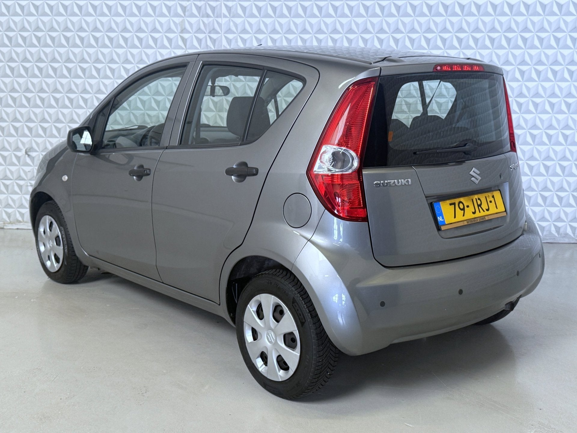 Suzuki Splash 1.0 Base STUURBEKRACHTIGING / 186.000km (2009), Auto's, Suzuki, Gebruikt, 31 €/maand, 996 cc, Origineel Nederlands