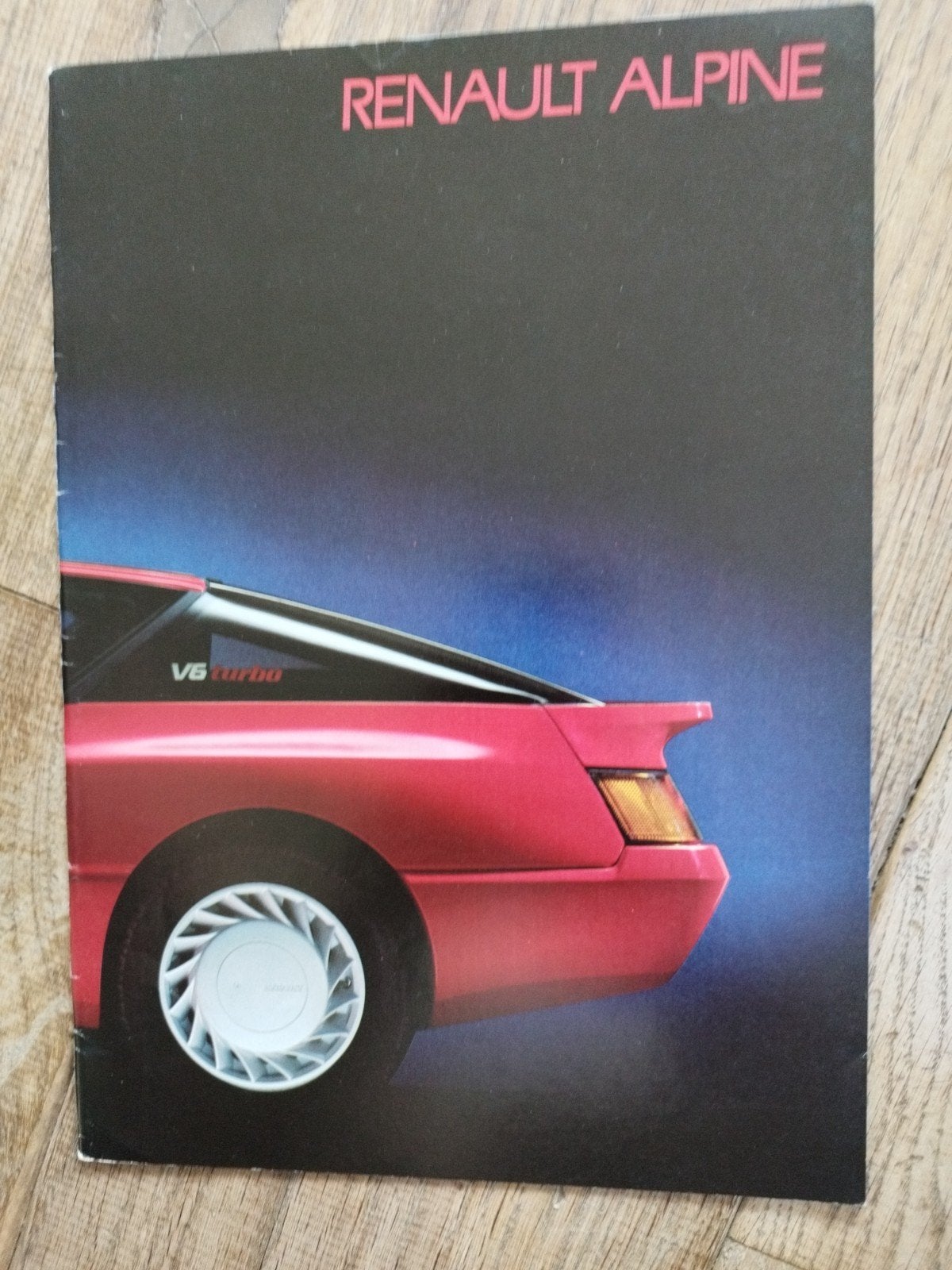 Renault Alpine V6 GT Turbo brochure 1985 (Nederlands), Renault, Ophalen of Verzenden, Zo goed als nieuw, Renault