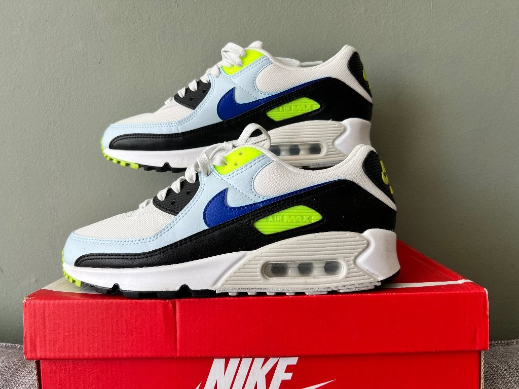 Nike Air Max 90 Soft Blue Volt Maat 41, Kleding | Heren, Schoenen, Nike air max, Overige kleuren, Ophalen of Verzenden, Sneakers of Gympen