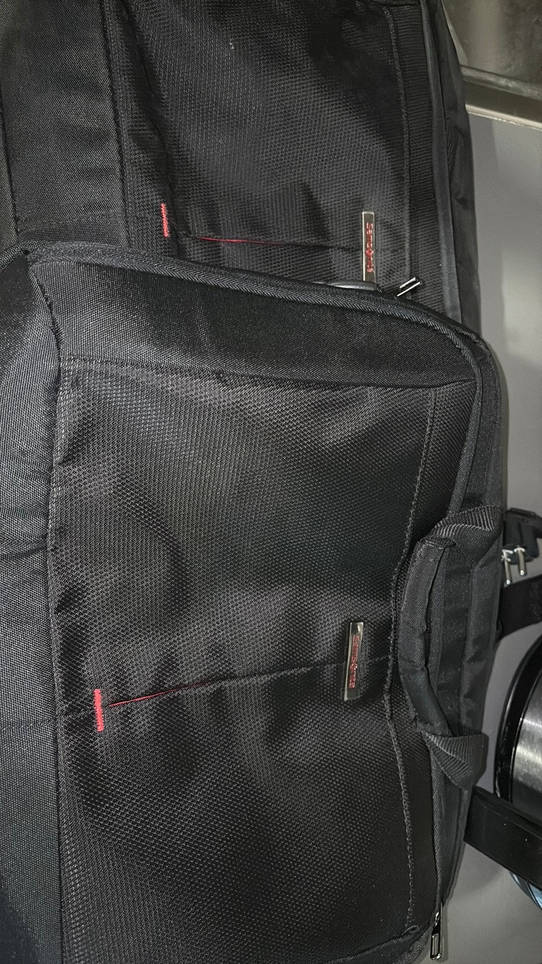 2 samsonite tassen voor 150 euro, Computers en Software, Laptoptassen, 17 inch of meer, Ophalen of Verzenden, Zo goed als nieuw