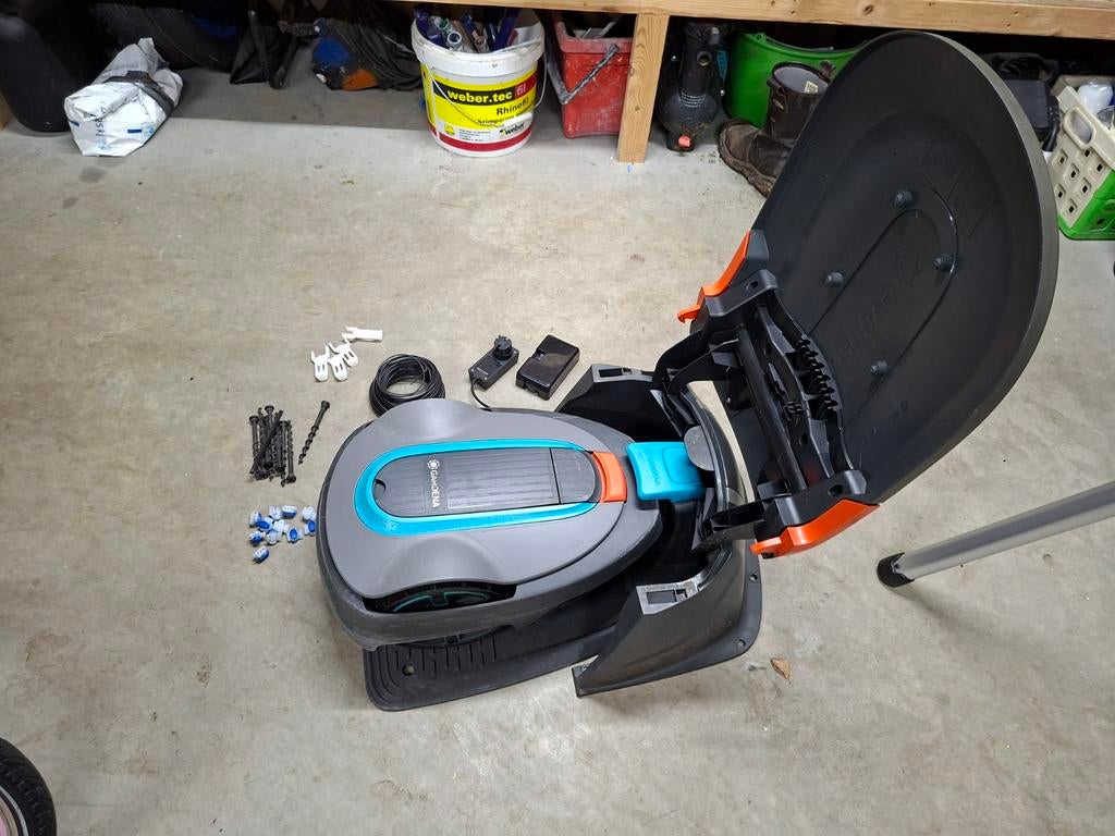 Gardena Sileno city 500 Robotmaaier met garage, Ophalen of Verzenden, Gebruikt, 20 tot 25 cm, Gardena