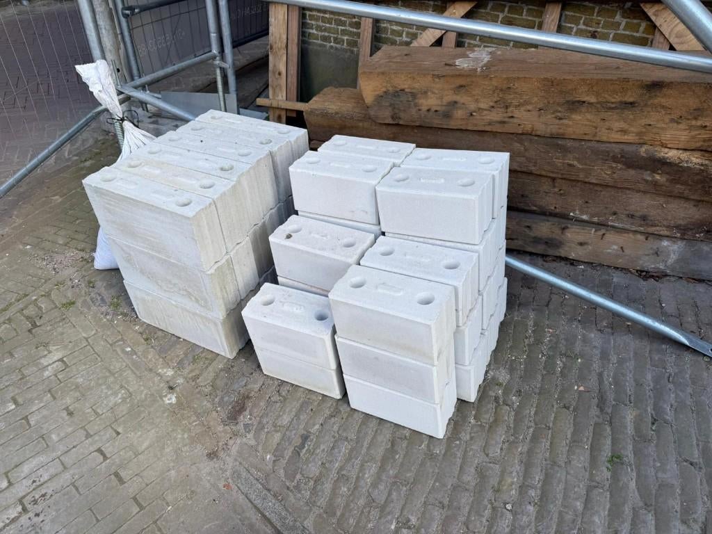 kalkzandstenen, Ophalen, Zo goed als nieuw, Kalkzandstenen