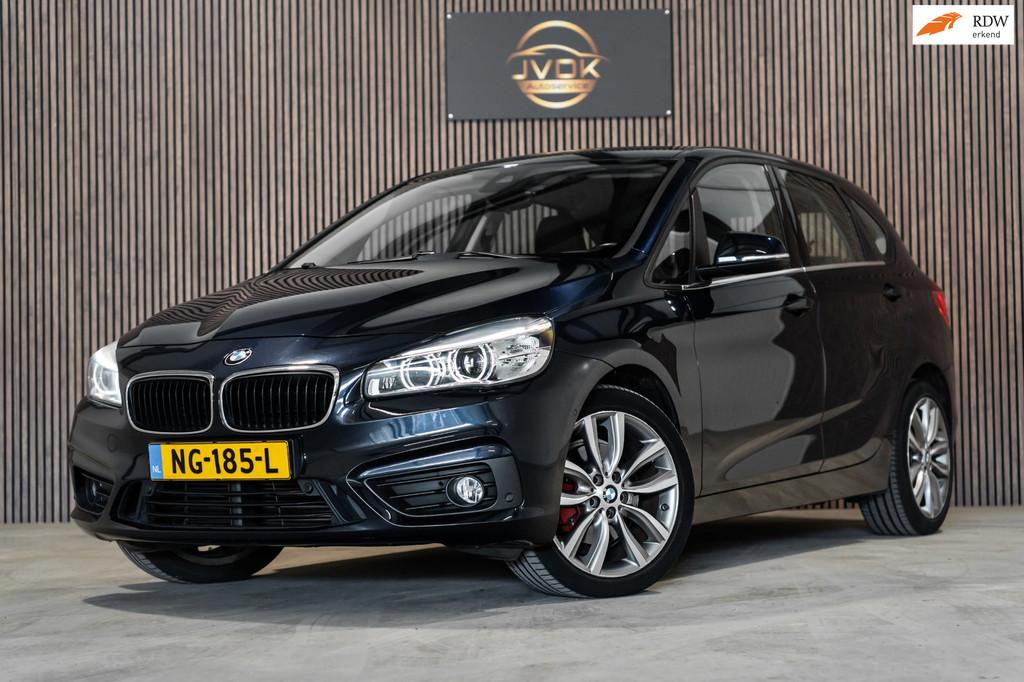 BMW 2-serie Active Tourer 220i Leder PDC Automaat Stoelverwa, Auto's, 1998 cc, 730 kg, Gebruikt, Blauw