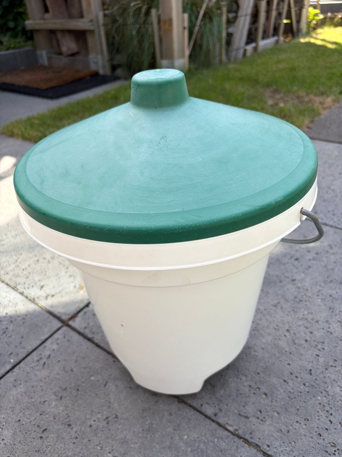 Drinkemmer met nippels 12L (kippen), Meerdere dieren, Kip