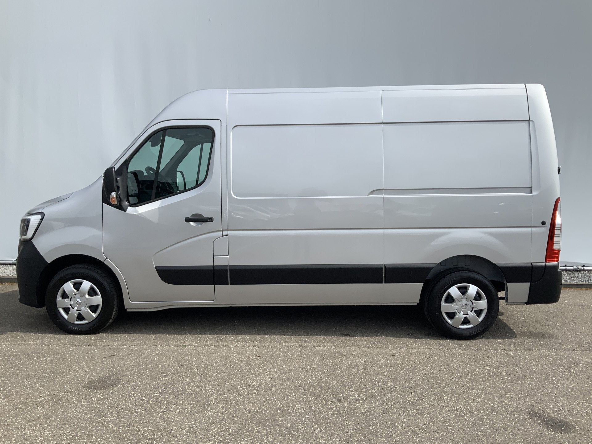 Renault Master T35 2.3 dCi 135 L2H2 Work Edition Airco Cruis, Voorwielaandrijving, Gebruikt, Euro 6, 4 cilinders