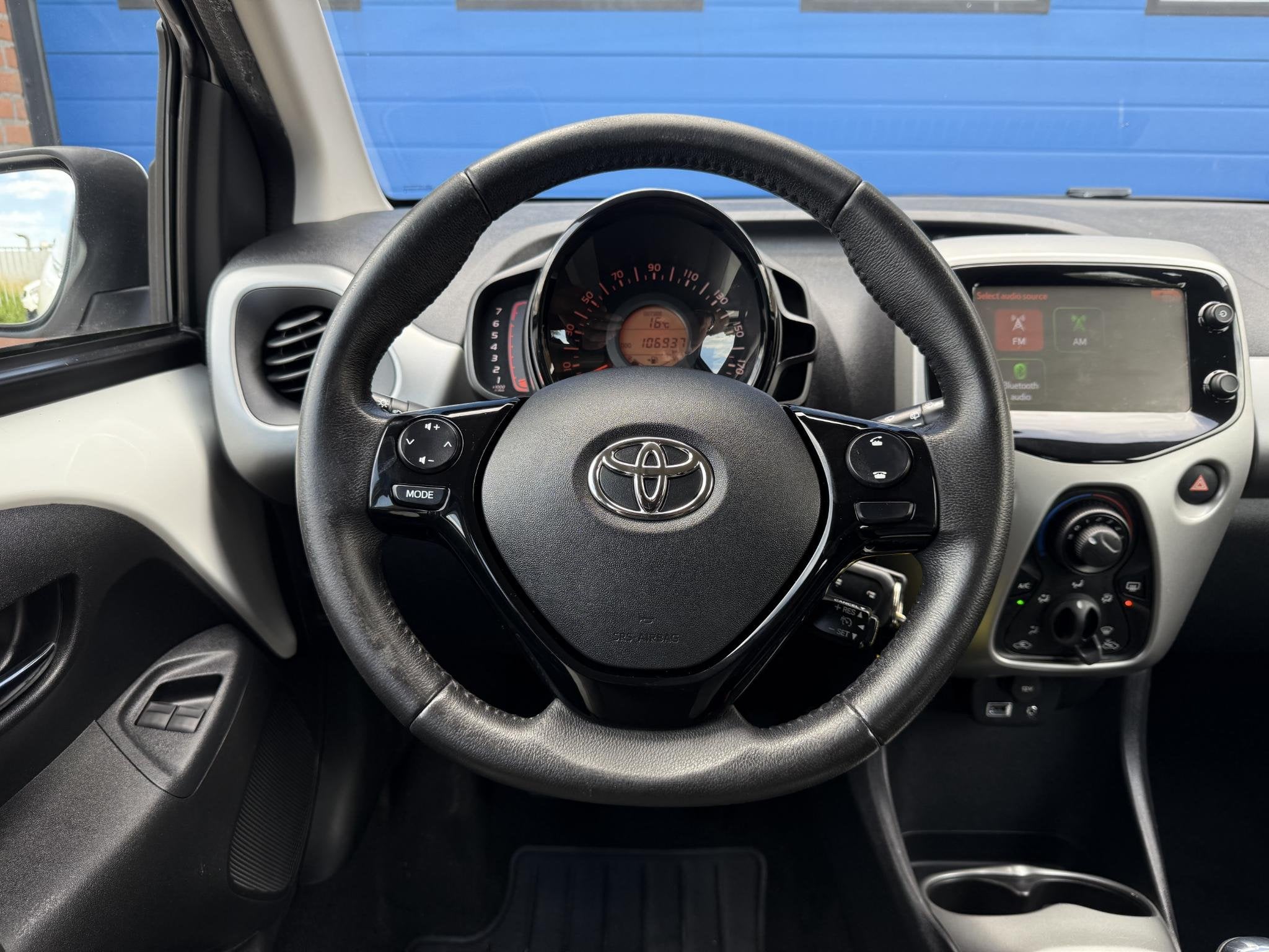 Toyota Aygo 1.0 VVT-i x-wave | Cabrio | Origneel NL | Led |, Auto's, Voorwielaandrijving, Stof, Gebruikt, Euro 6