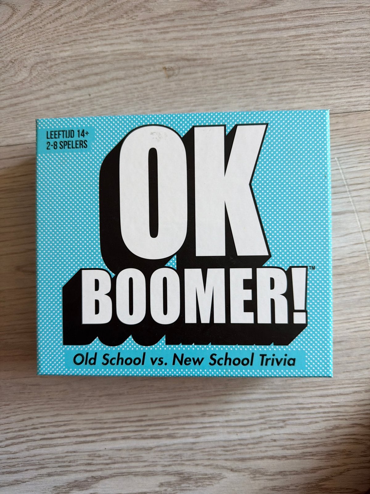 OK Boomer! Old School vs. New School Trivia Gezelschapsspel, Drie of vier spelers, Ophalen of Verzenden, Zo goed als nieuw