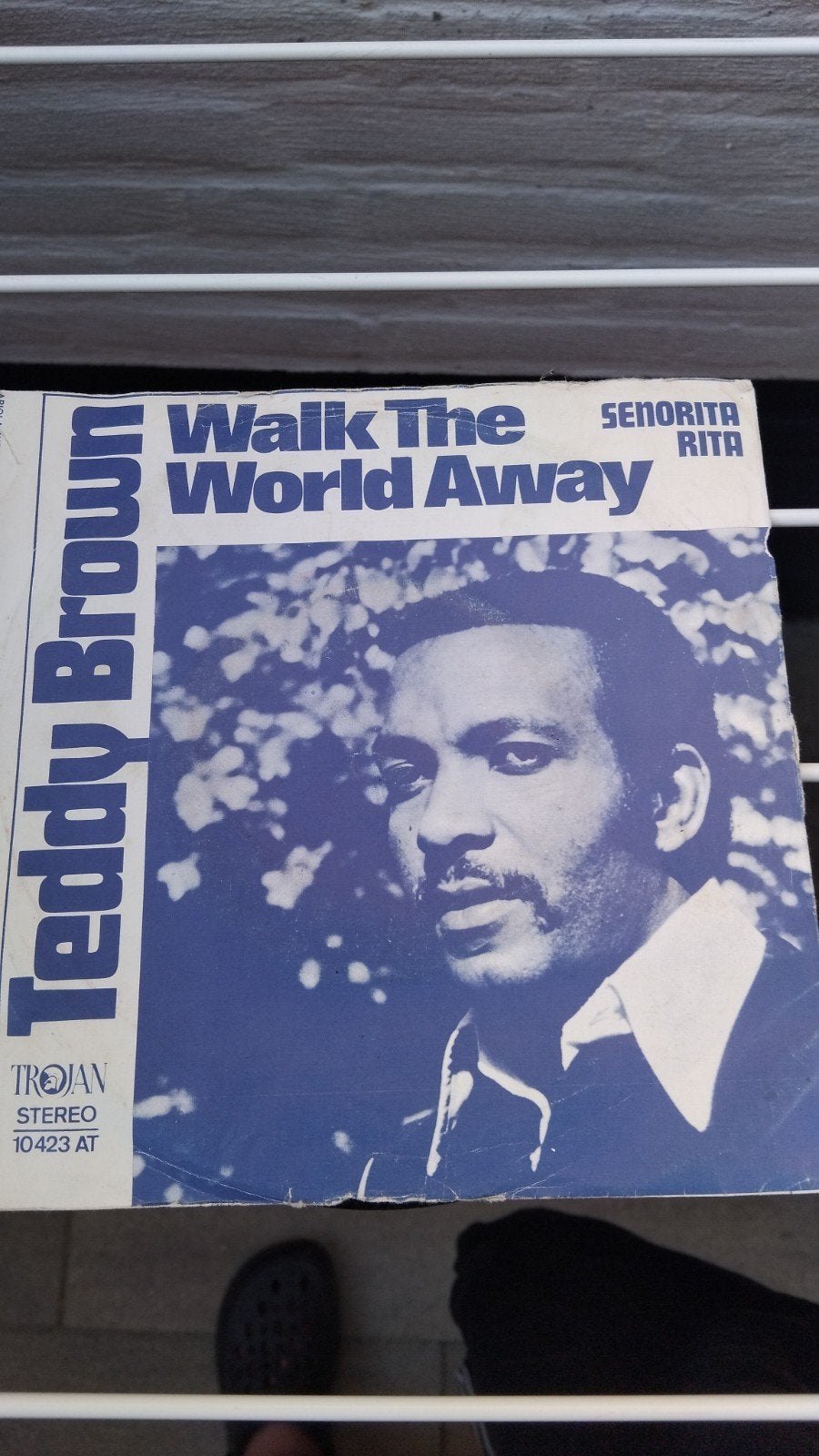 Teddy Brown - Walk The World Away / Senorita Rita (7 inch), Cd's en Dvd's, Gebruikt, 7 inch, Ophalen of Verzenden, Reggae en Ska