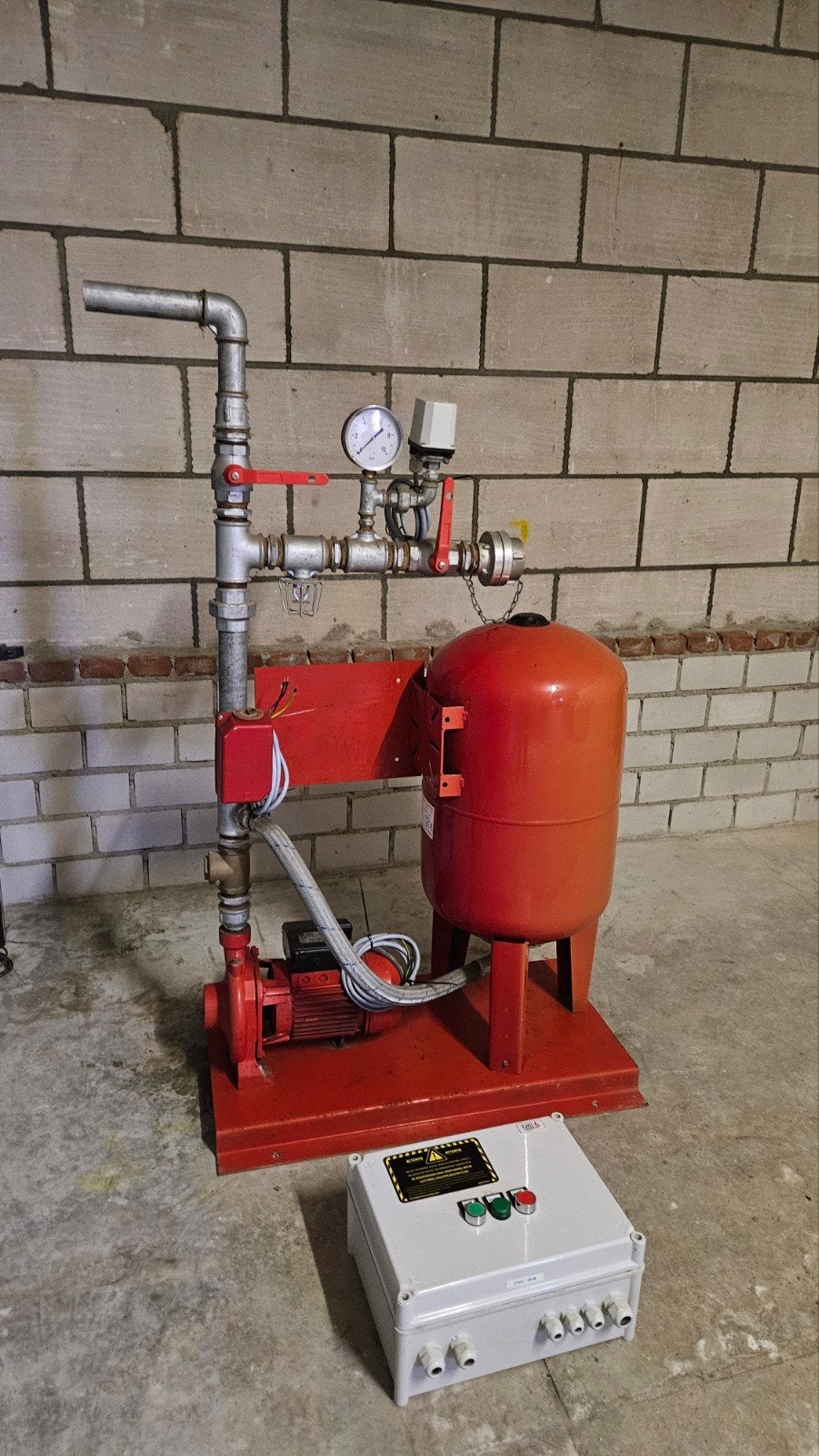 Ebara Hydrofoorpomp 15m³/u 1.5kW met drukvat sprinklerpompt, Ophalen, Gebruikt, Elektrisch, Hydrofoorpomp