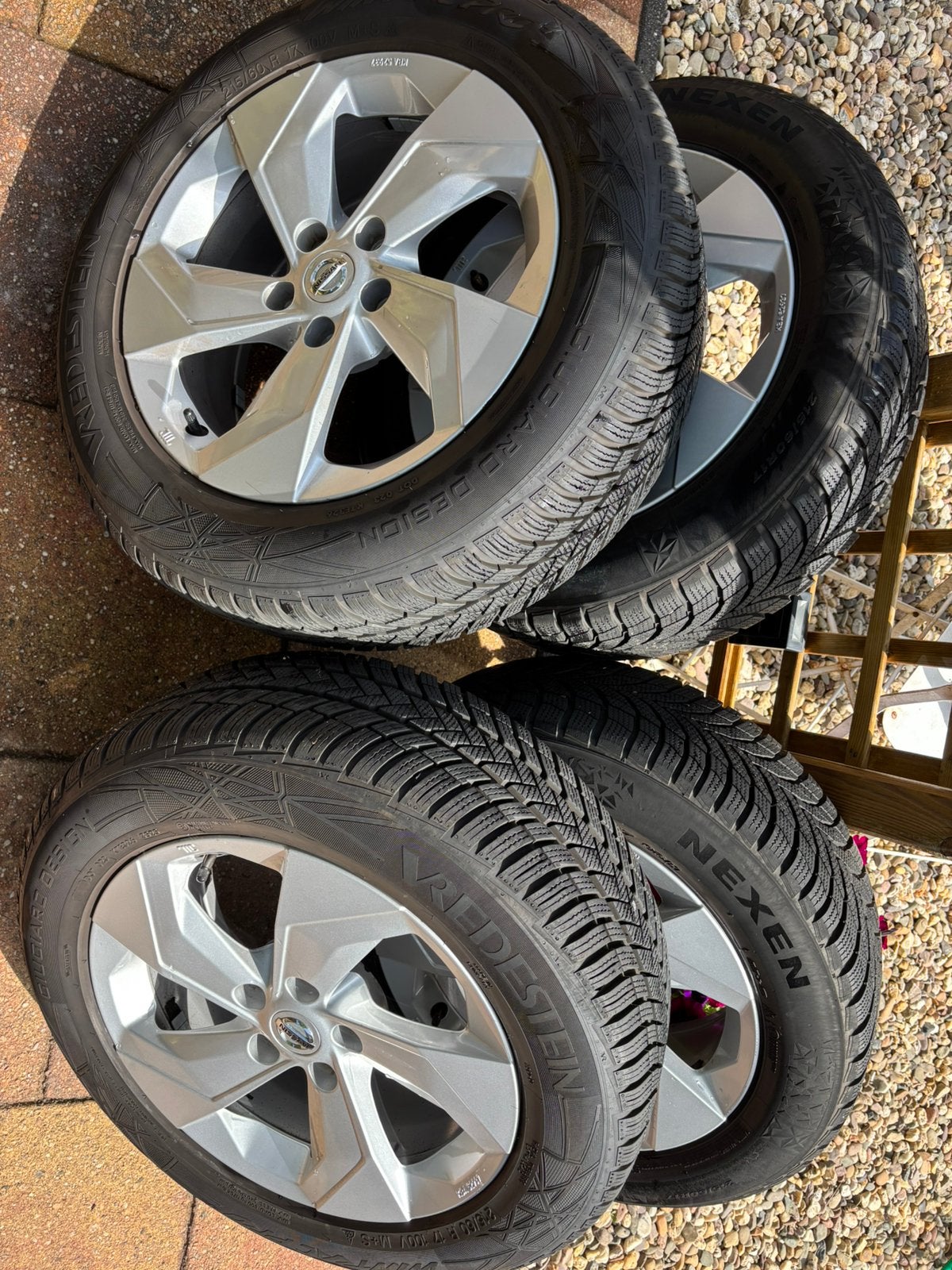 Originele nissan qashqai juke bijna nieuw een seizo gebruikt, Ophalen, Banden en Velgen, 17 inch, Winterbanden