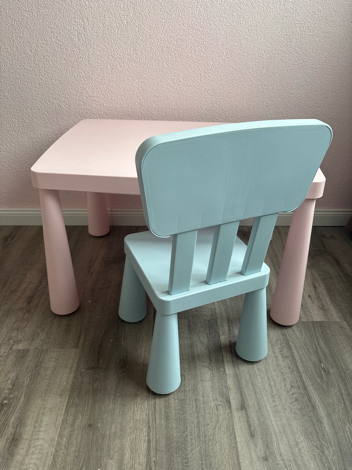 Kindertafel met stoel - roze/blauw, Ophalen, Zo goed als nieuw, Tafel(s) en Stoel(en)