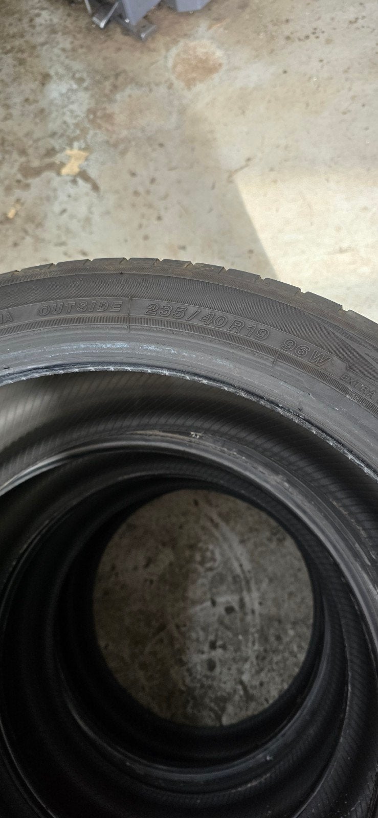 Yokohama BluEarth-GT AE51

235/40/19, Auto-onderdelen, Banden en Velgen, Banden en Velgen, 235 mm, Zomerbanden, Ophalen
