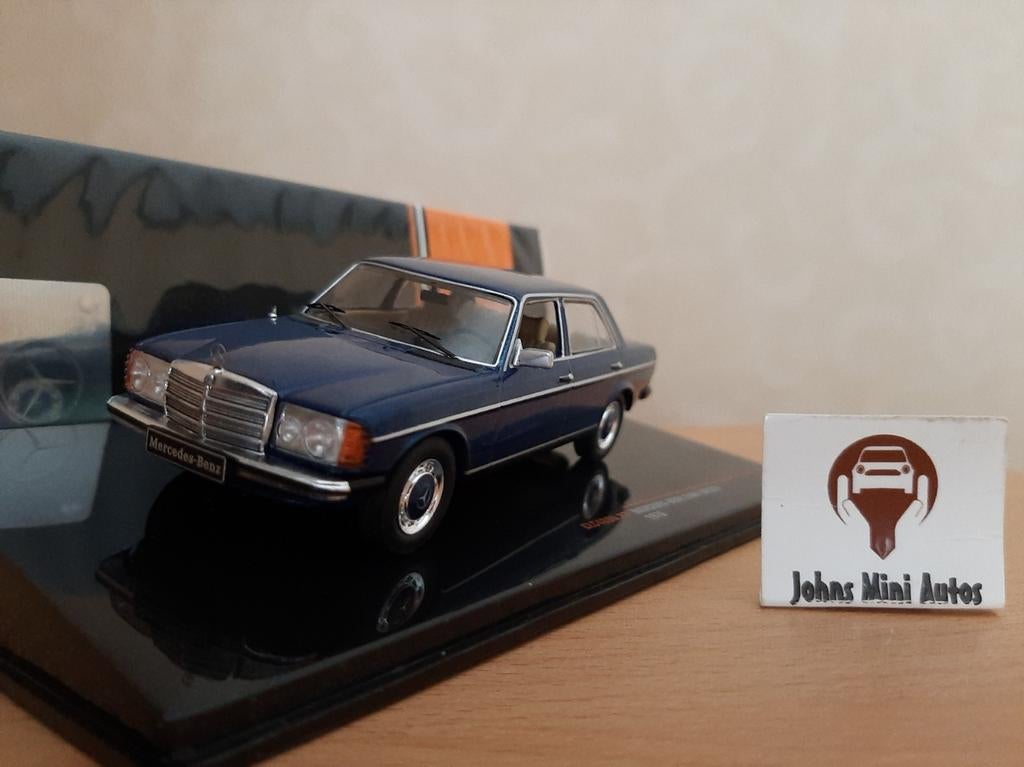 Mercedes Benz W123 1976 donkerblauw van IXO 1:43, Hobby en Vrije tijd, Modelauto's | 1:43, Overige merken, Auto, IXO, Nieuw