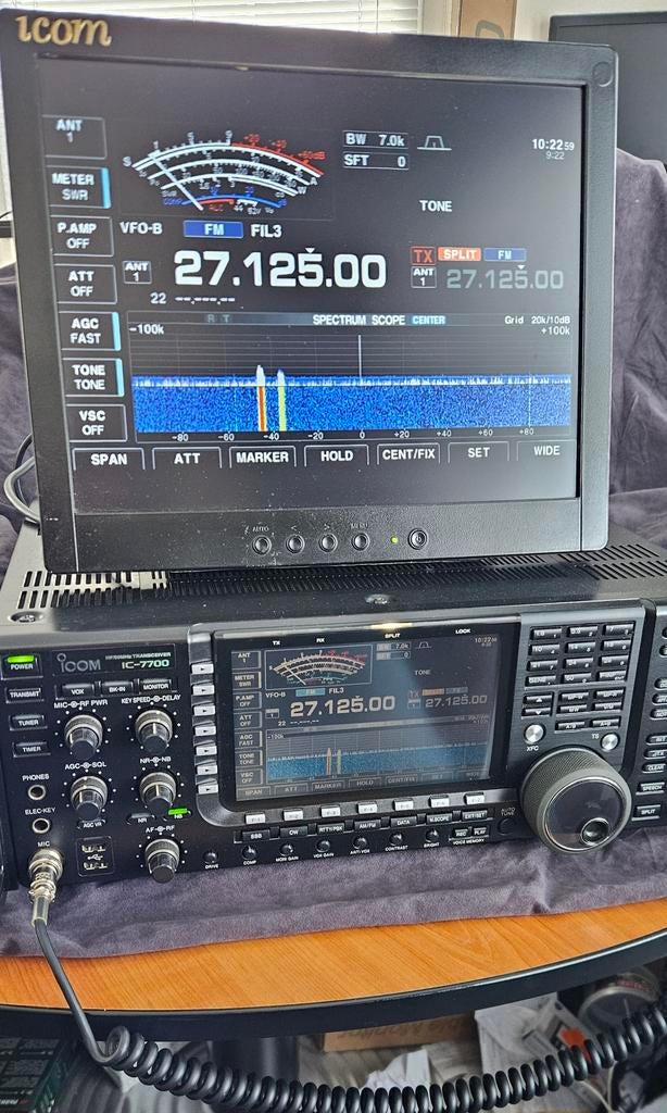 Icom ic 7700  in nette staat ,met scherm  , 200 watt + hoes, Telecommunicatie, Zenders en Ontvangers, Ophalen, Zo goed als nieuw