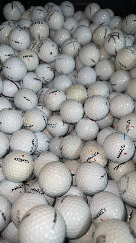 Pinnacle rush golfballen 100 stuks, Ophalen of Verzenden, Zo goed als nieuw, Bal(len)
