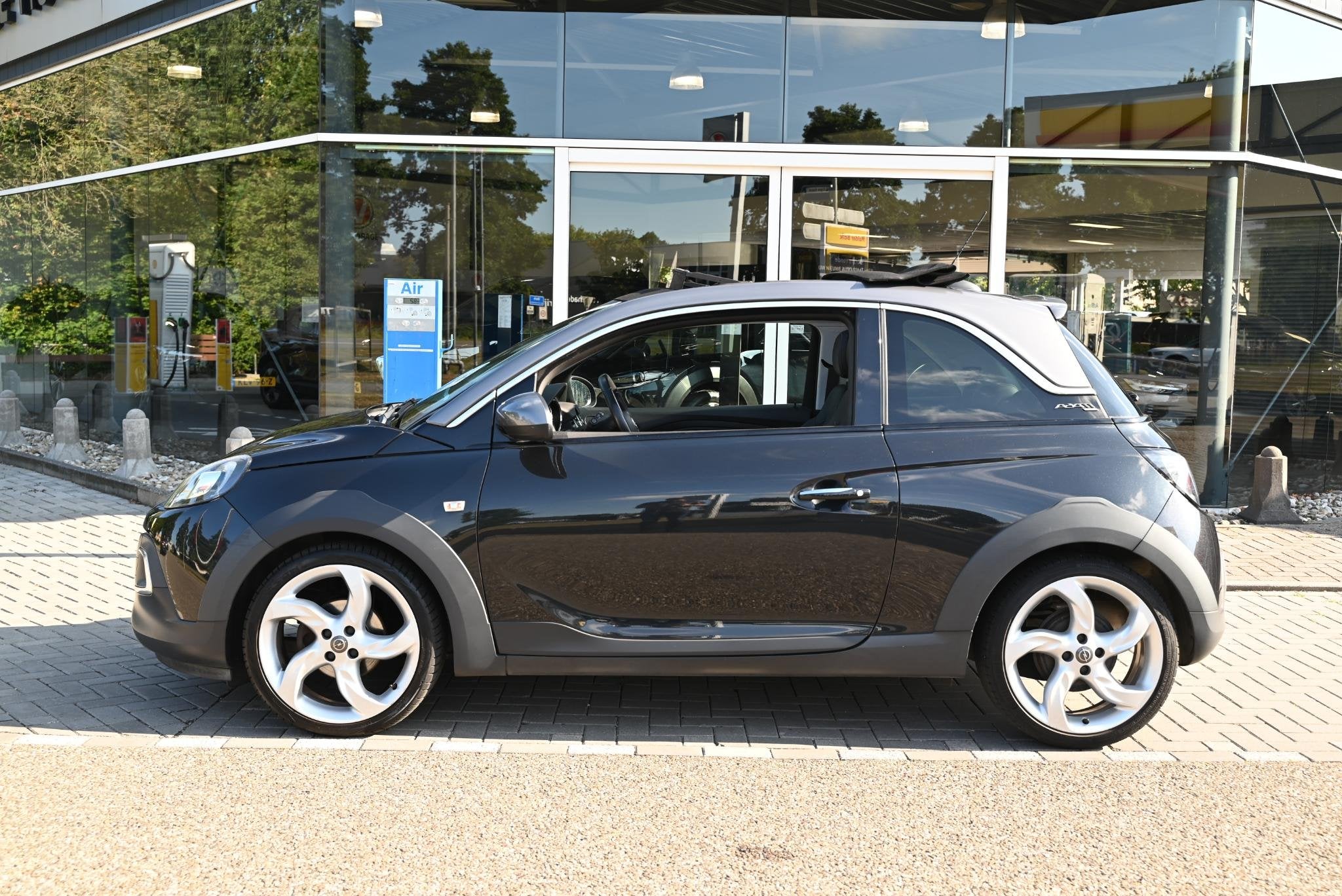 Opel ADAM 1.0 Turbo Rocks, Voorwielaandrijving, 1041 kg, 4 stoelen, Zwart