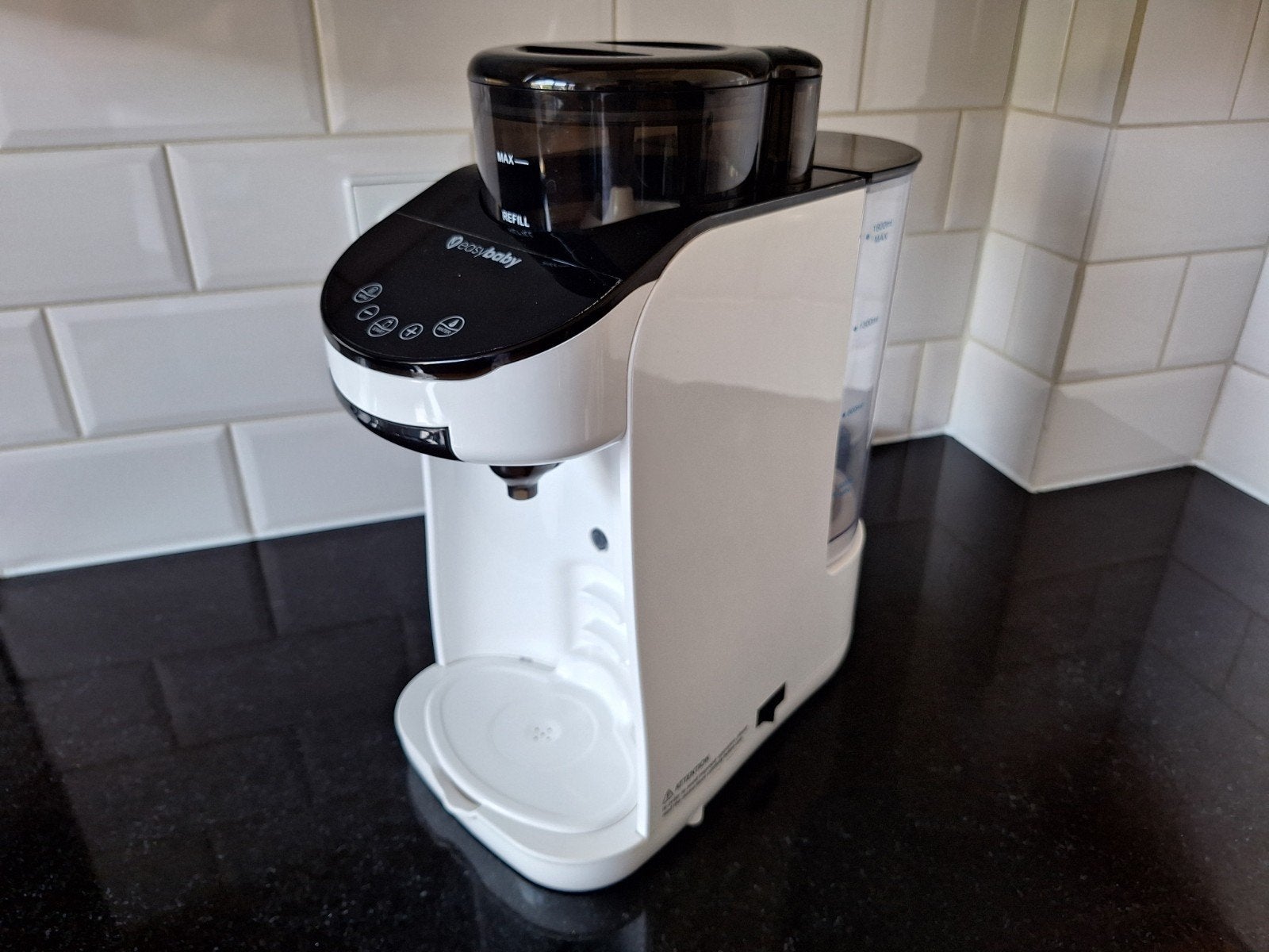 Easybaby Milk Maker - automatische flessenbereider, Ophalen of Verzenden, Zo goed als nieuw, Flessen- of potjesverwarmer