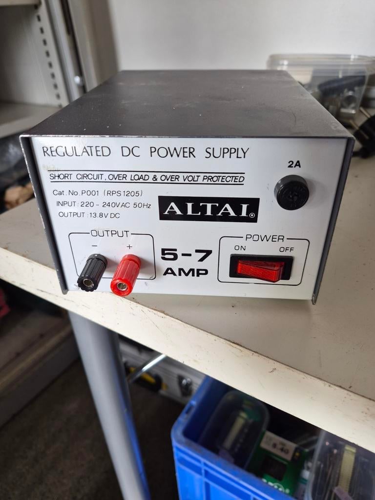 ALTAI Gereguleerde DC Voeding 5-7 Ampere, Ophalen of Verzenden, Gebruikt