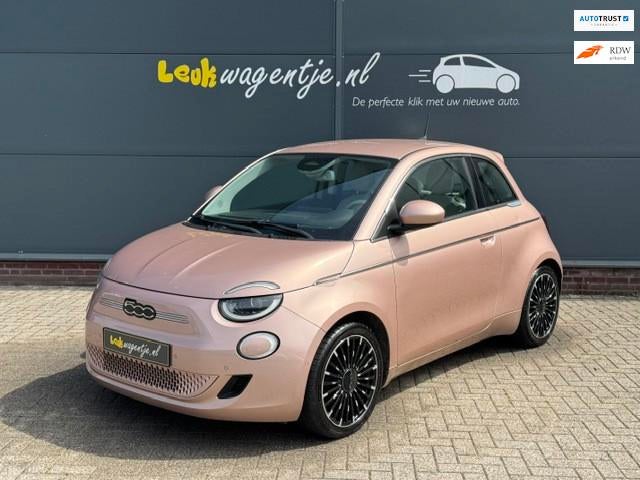 Fiat 500 e 3+1 La Prima 42 kWh *camera *leer *stoelv. *17'', Gebruikt, 118 pk, Overige kleuren, 4 stoelen